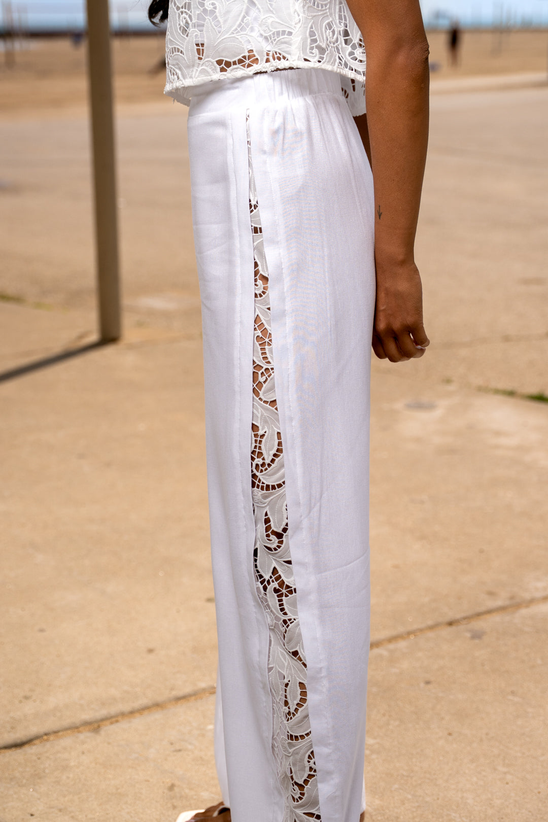 Èze Two-Piece Linen & Lace Set