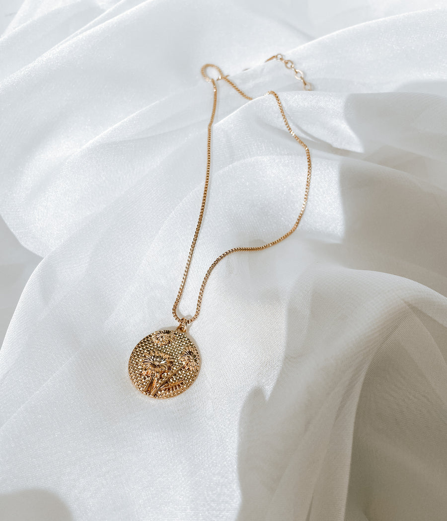 Flower Pendant Gold Necklace